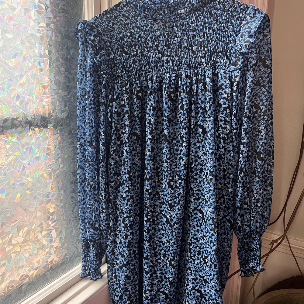 Francesca's Navy and Light Blue Floral Smocked Midi Dress